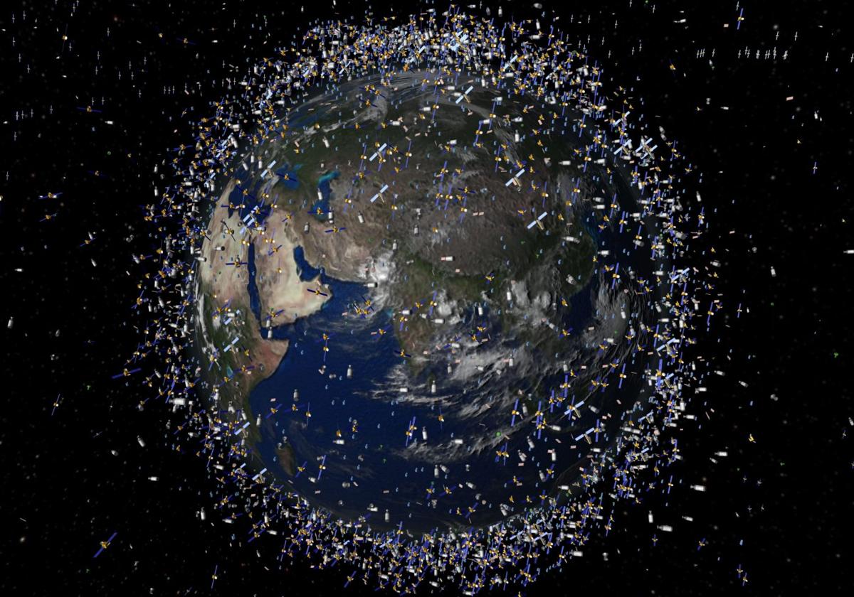 Un equipo de la UR ayuda a limpiar la basura espacial