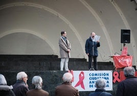 Un momento del acto celebrado el viernes, 29 de noviembre, en El Espolón con motivo del Dia Mundial de Lucha contra el Sida, que cada año se conmemora el 1 de diciembre.