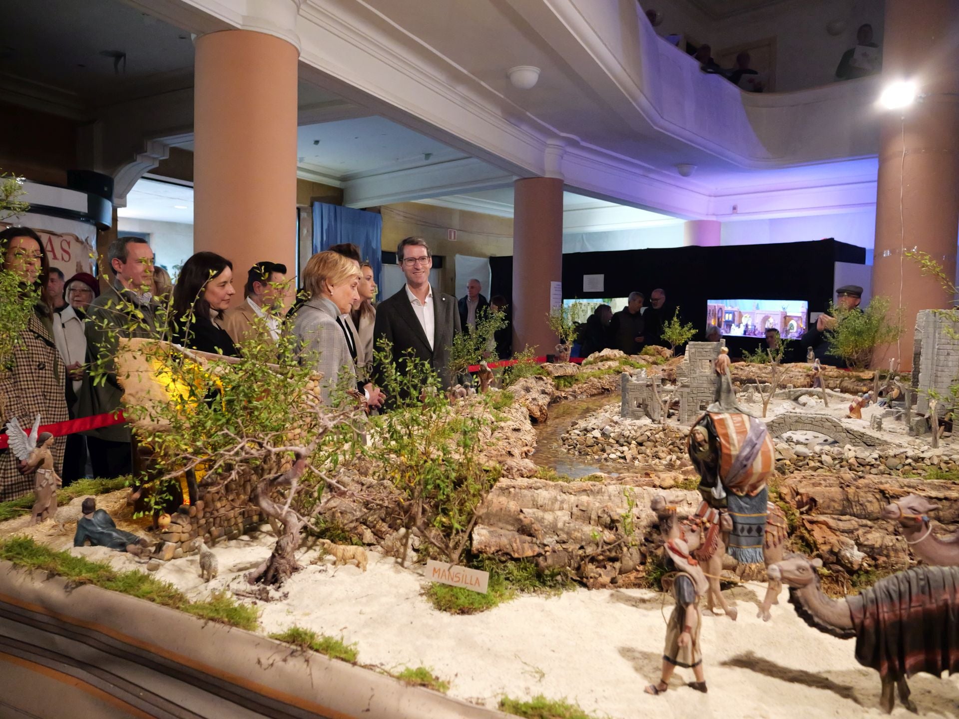 Inauguración oficial del sábado con la presencia de autoridades regionales y locales.