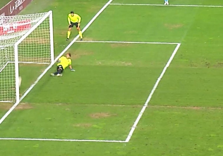 Vídeo | ¿Entró el balón en el penalti de Stuani?