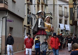Estreno de los gigantes Dulcinea y don Quijote en Cervera