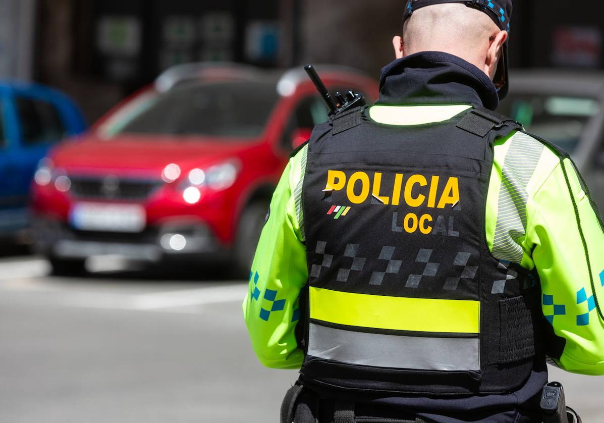 Un agente de la Policía Local de Logroño, en una imagen de archivo.