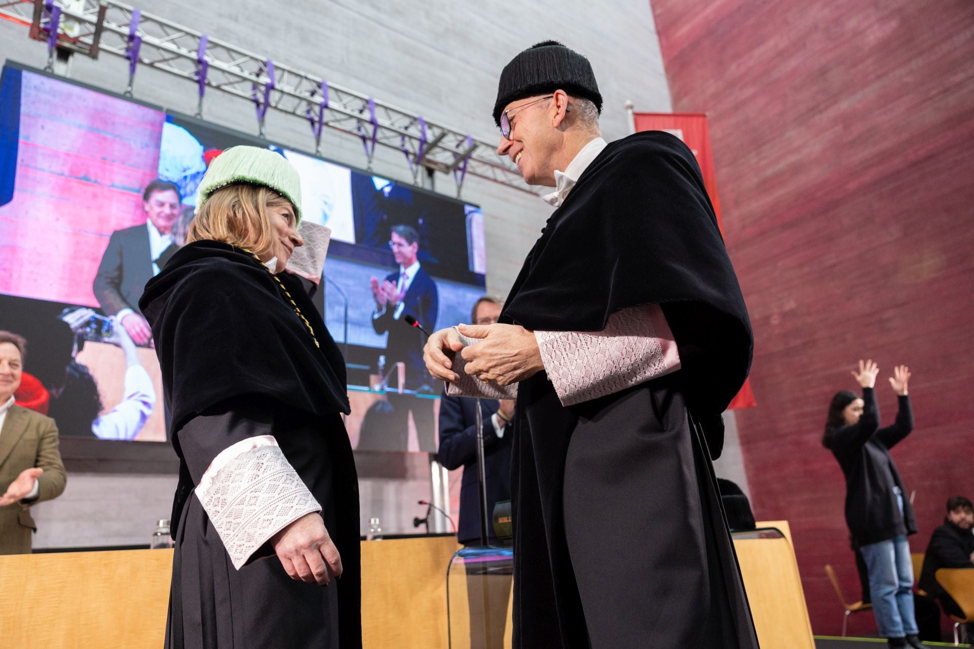 Eva Sanz toma posesión como nueva rectora de la Universidad de La Rioja