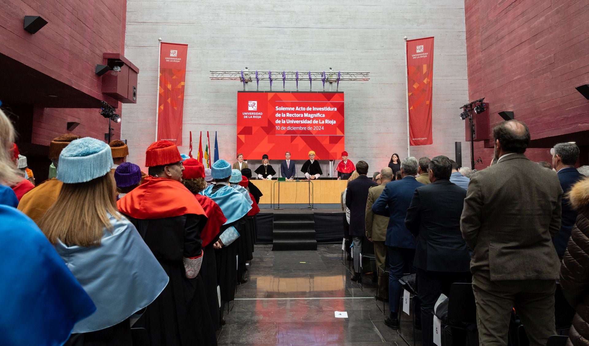 Eva Sanz toma posesión como nueva rectora de la Universidad de La Rioja