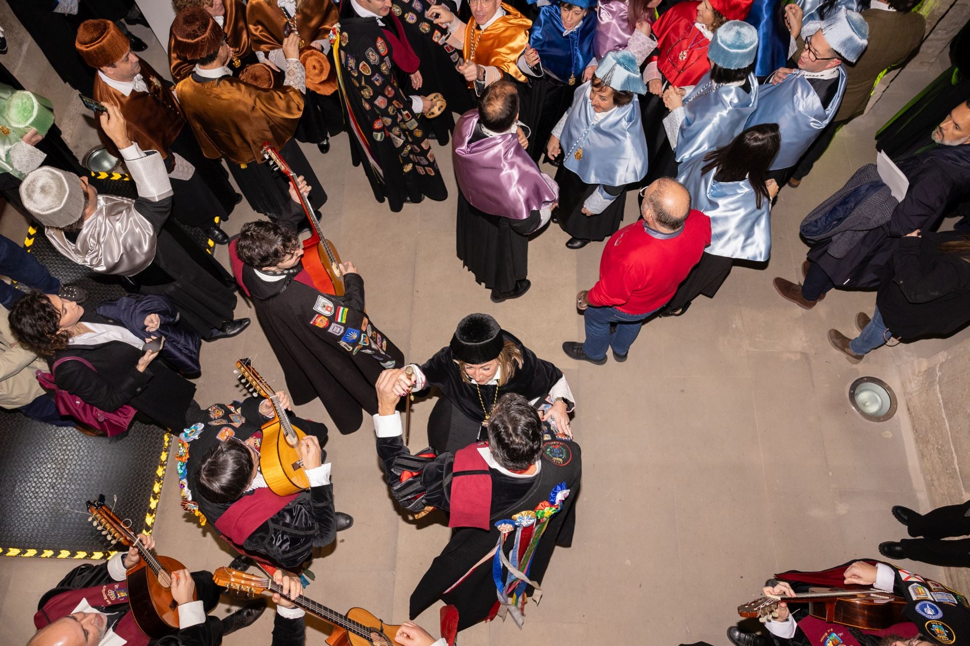 Eva Sanz toma posesión como nueva rectora de la Universidad de La Rioja