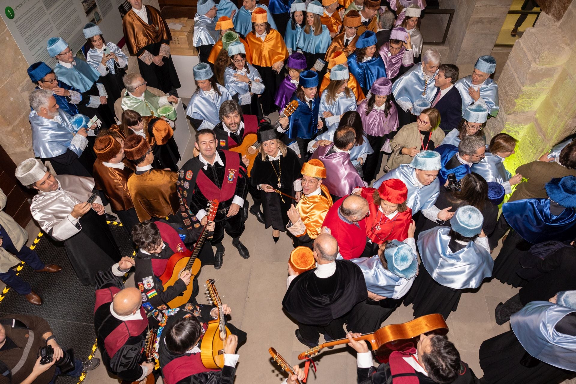 Eva Sanz toma posesión como nueva rectora de la Universidad de La Rioja