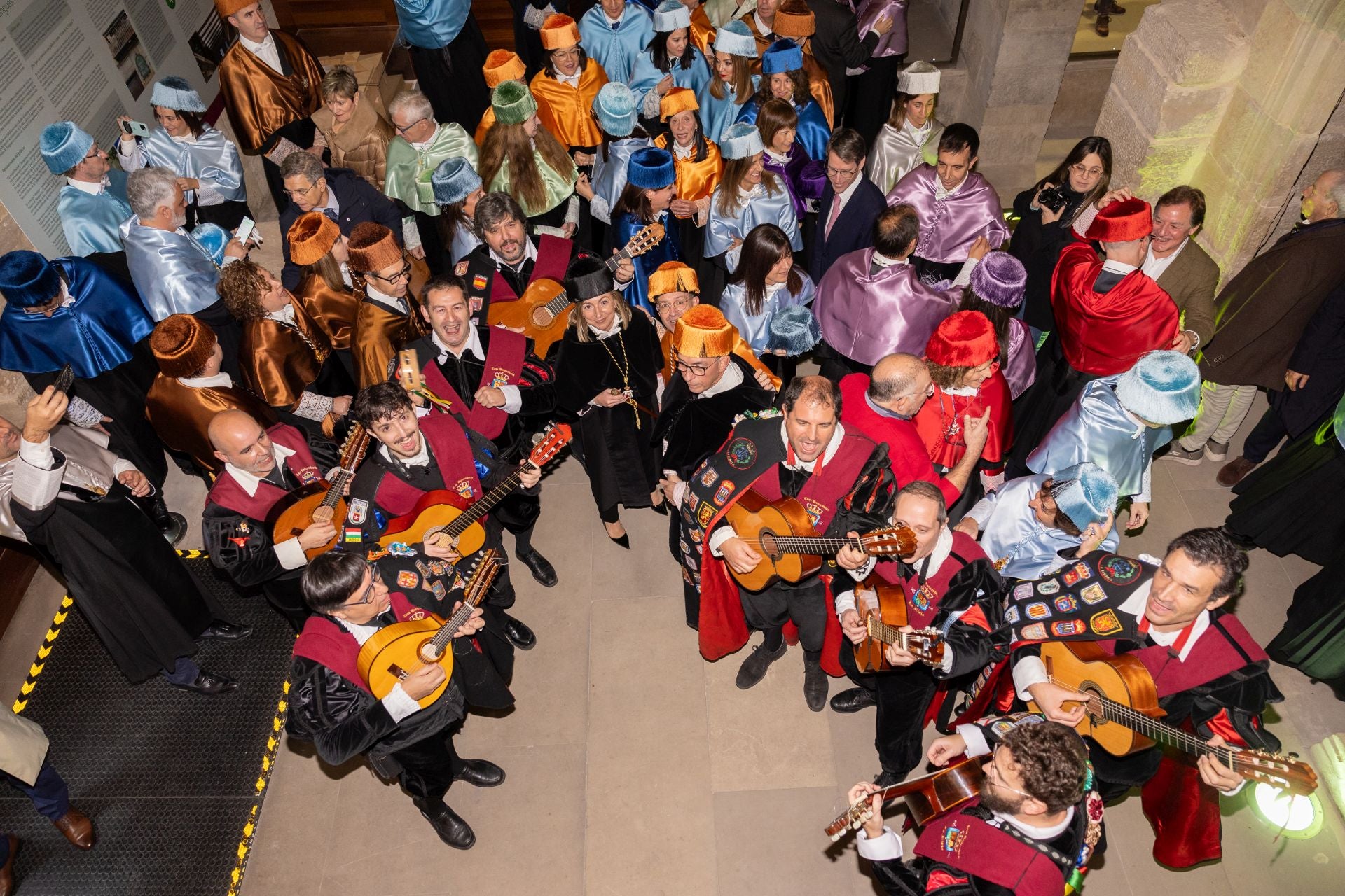 Eva Sanz toma posesión como nueva rectora de la Universidad de La Rioja