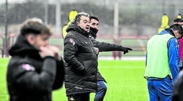 Carlos Pouso, durante un entrenamiento de la SD Logroñés.