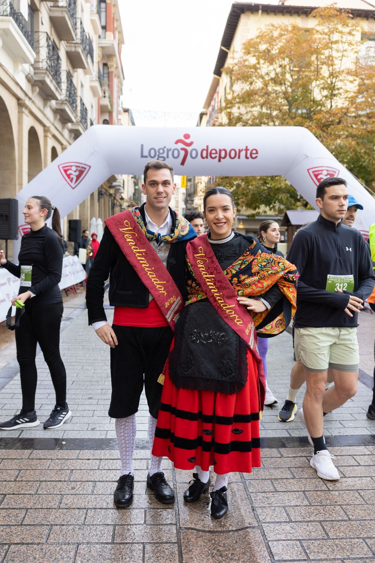 Iván Ganzabal y Eva Pascual ganan la Carrera Virgen de la Esperanza