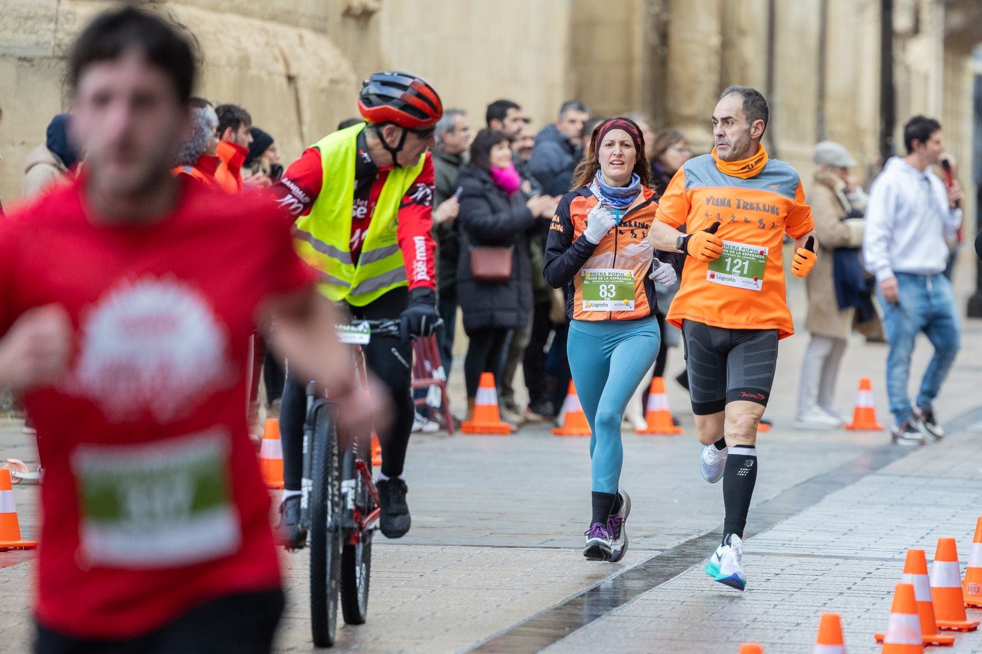 Iván Ganzabal y Eva Pascual ganan la Carrera Virgen de la Esperanza