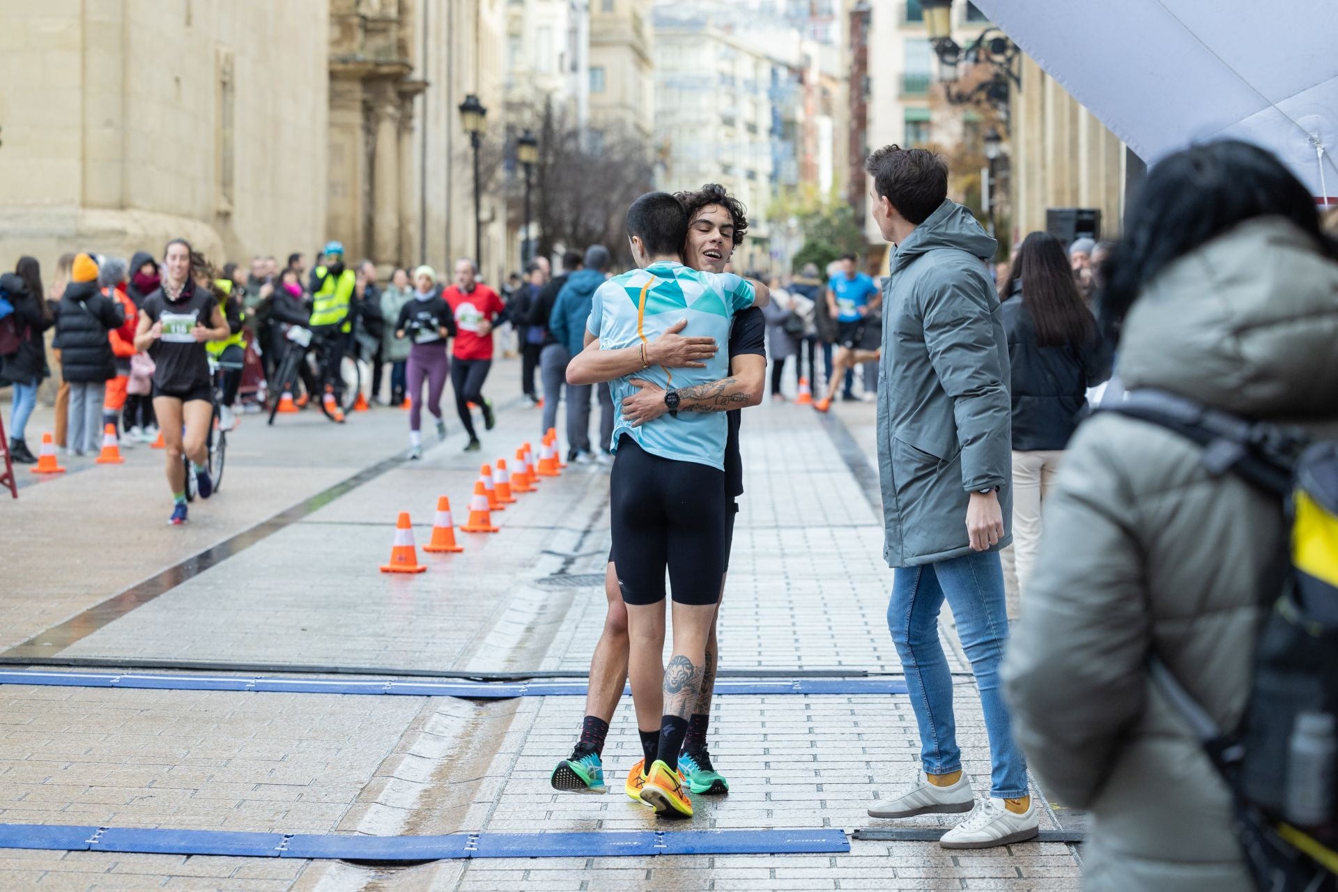 Iván Ganzabal y Eva Pascual ganan la Carrera Virgen de la Esperanza