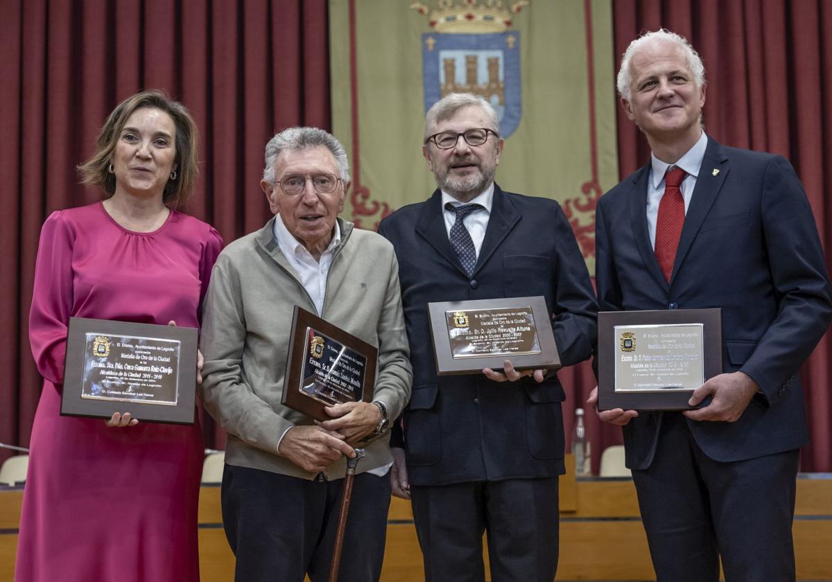 La entrega de la medalla de oro a cuatro exalcaldes de Logroño, en imágenes