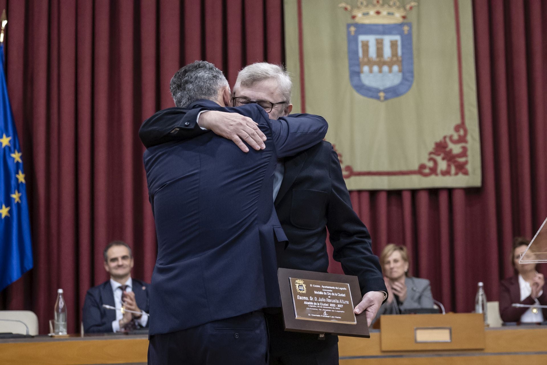 La entrega de la medalla de oro a cuatro exalcaldes de Logroño, en imágenes