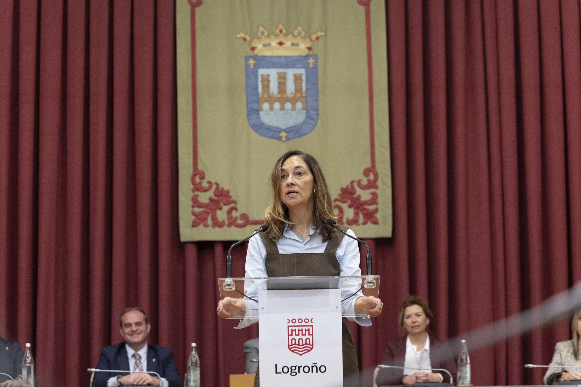 La entrega de la medalla de oro a cuatro exalcaldes de Logroño, en imágenes