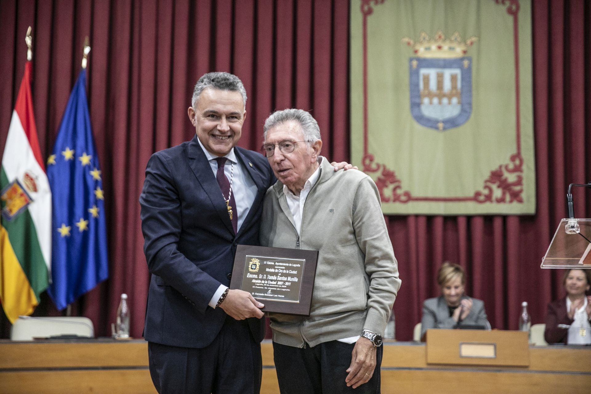 La entrega de la medalla de oro a cuatro exalcaldes de Logroño, en imágenes