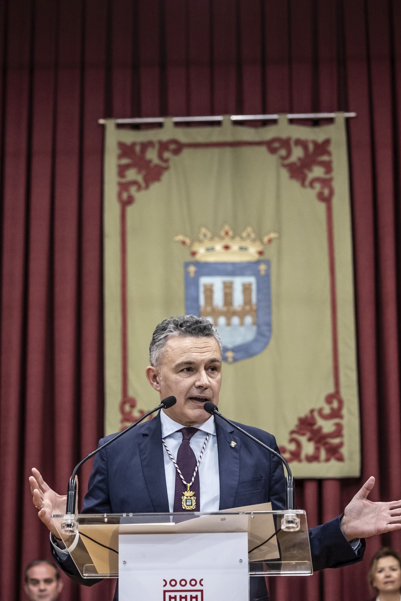 La entrega de la medalla de oro a cuatro exalcaldes de Logroño, en imágenes