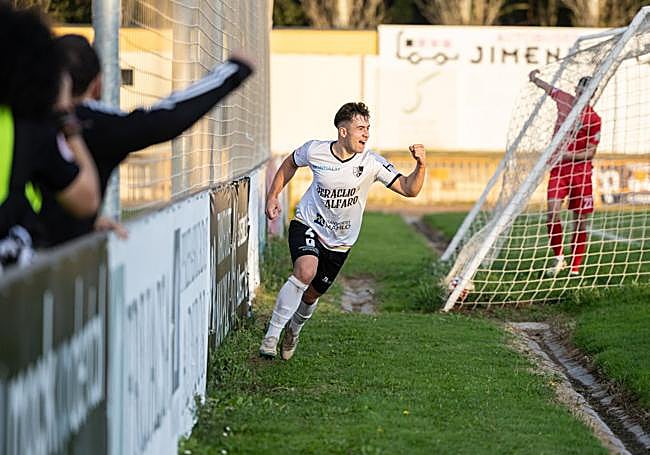 Celebración de un gol en Alfaro.
