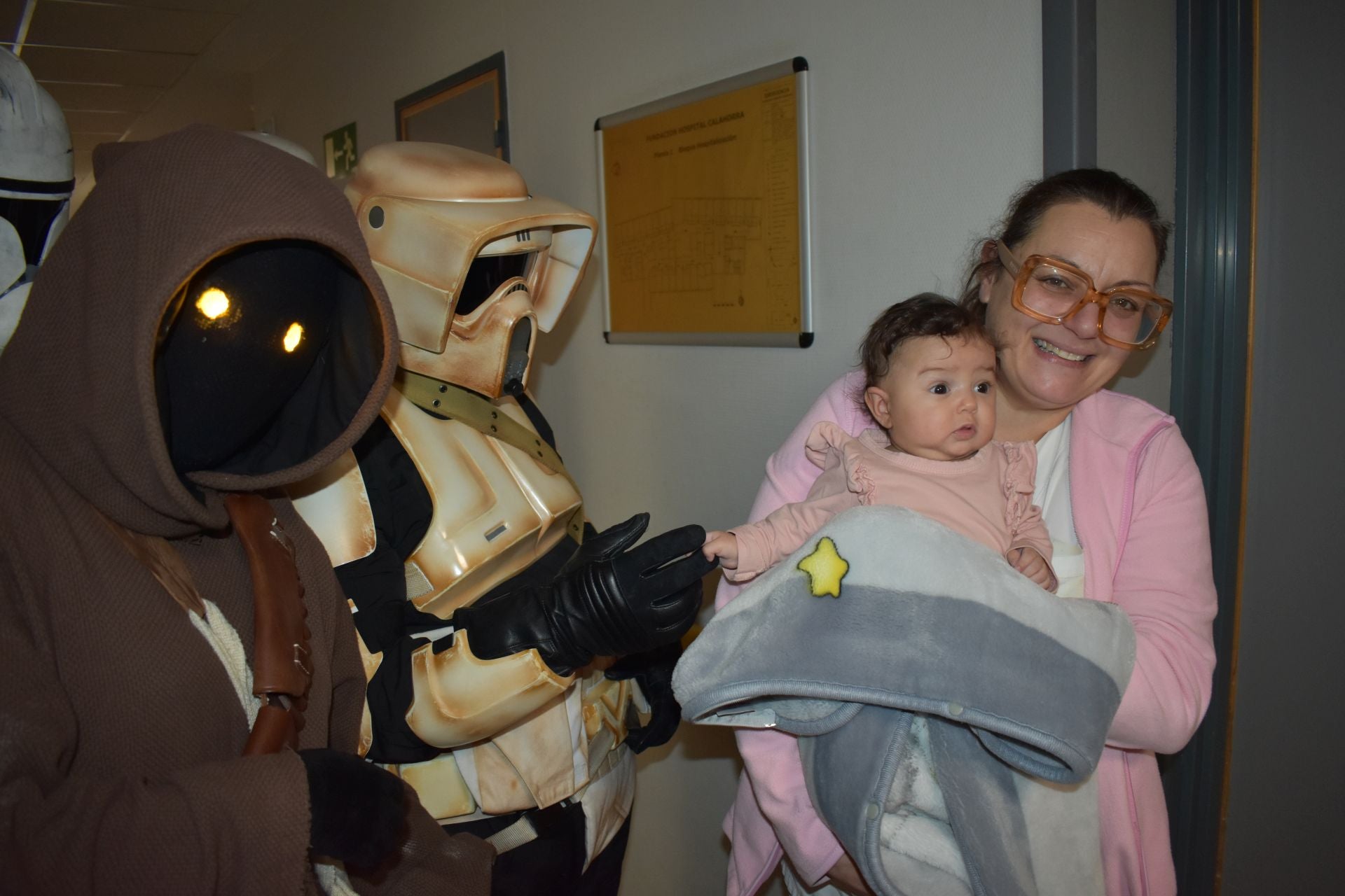 Los personajes de Star Wars visitan el Hospital de Calahorra