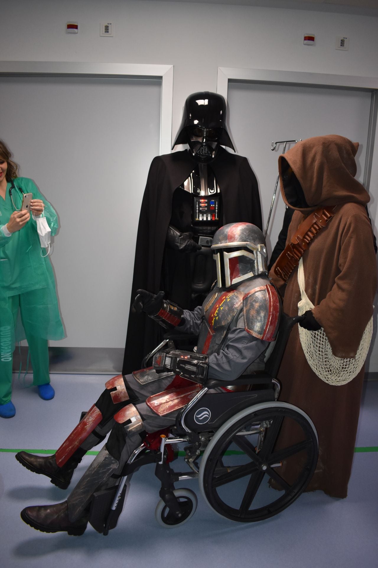 Los personajes de Star Wars visitan el Hospital de Calahorra