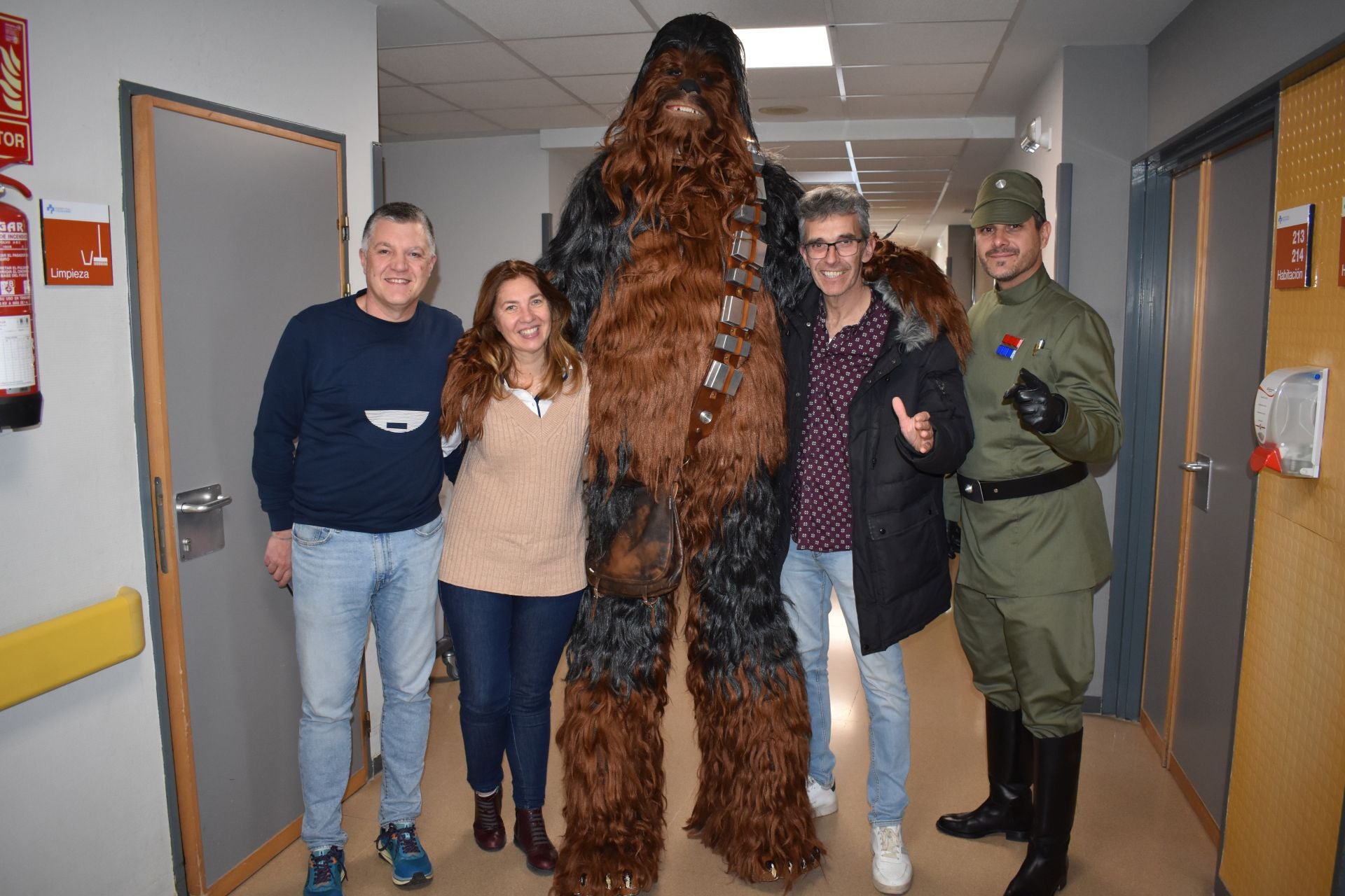 Los personajes de Star Wars visitan el Hospital de Calahorra