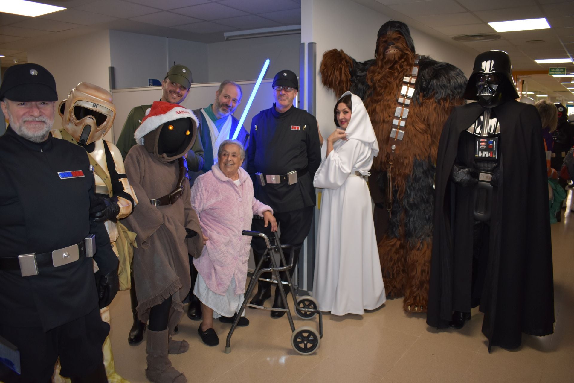 Los personajes de Star Wars visitan el Hospital de Calahorra