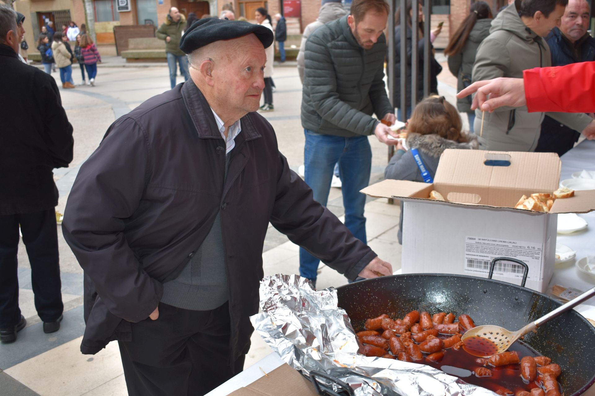 Aldeanueva lanza el cohete de las fiestas de invierno