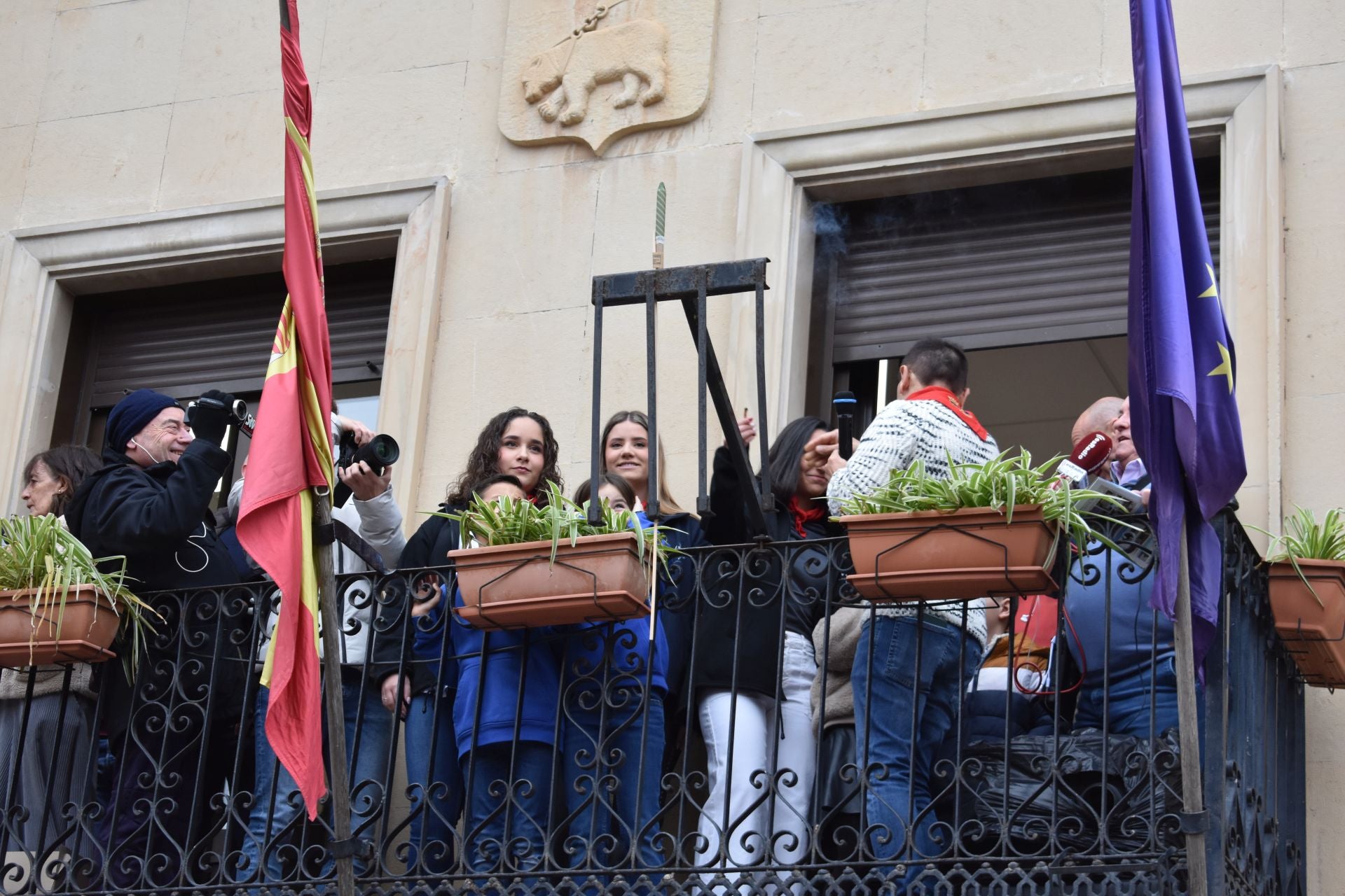 Aldeanueva lanza el cohete de las fiestas de invierno