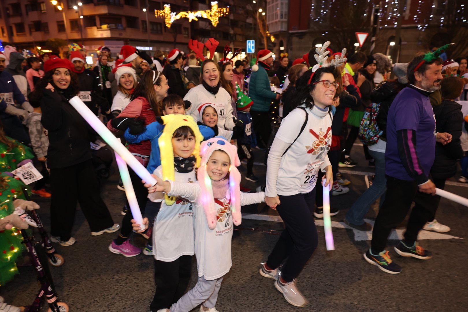 Los logroñeses no escatimaron en complementos para la San Silvestre Popular
