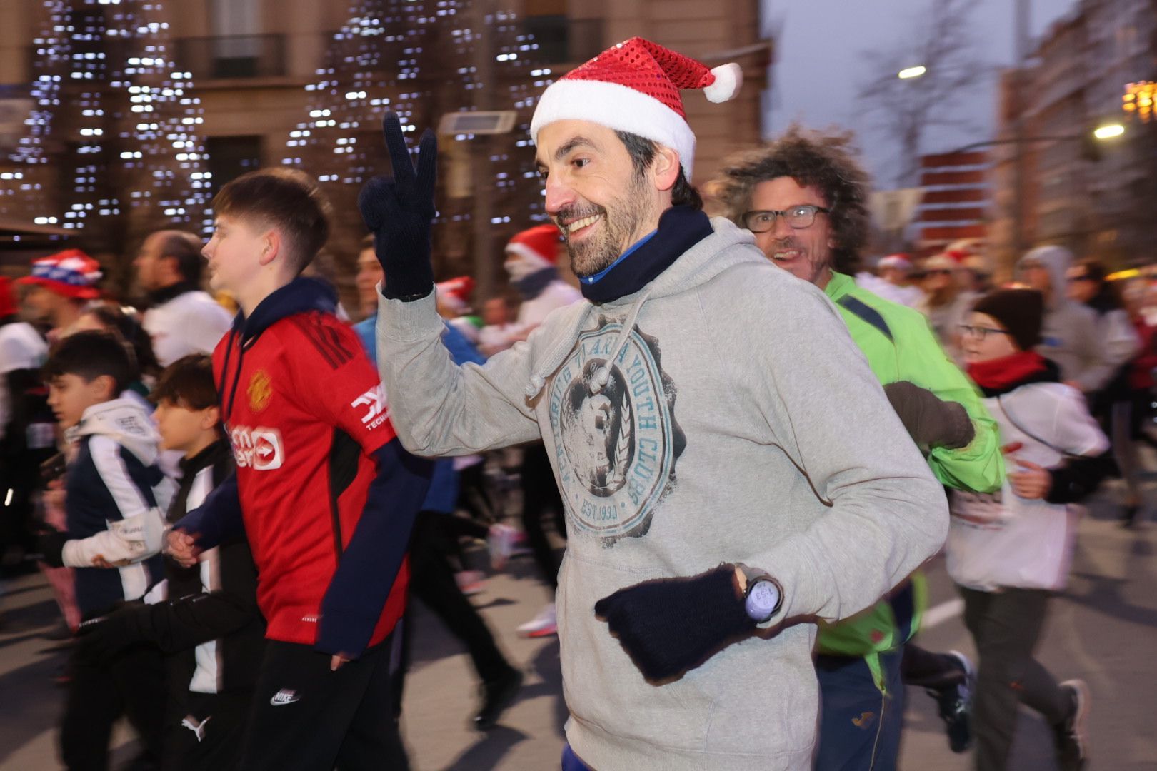 Los logroñeses no escatimaron en complementos para la San Silvestre Popular
