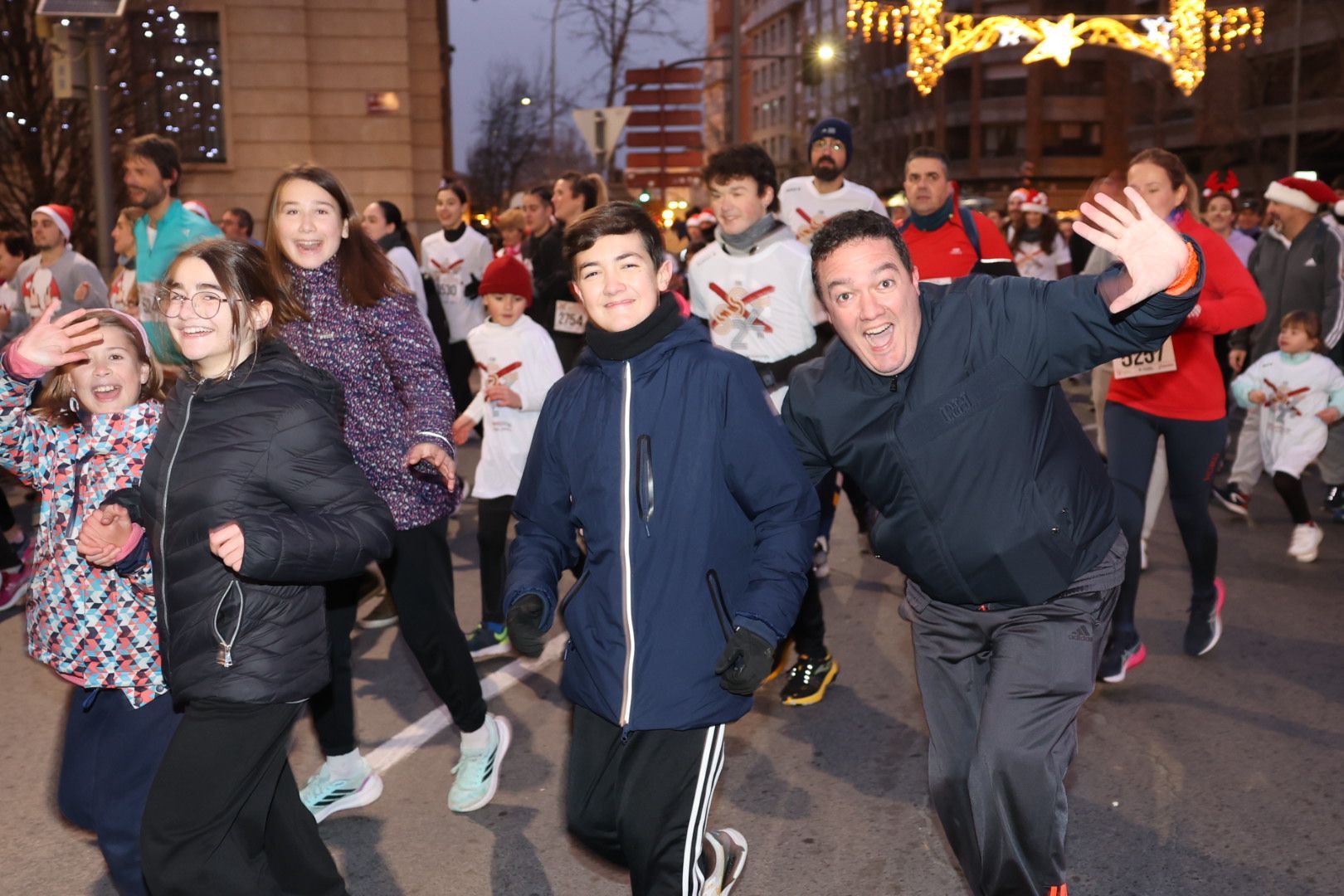 Los logroñeses no escatimaron en complementos para la San Silvestre Popular