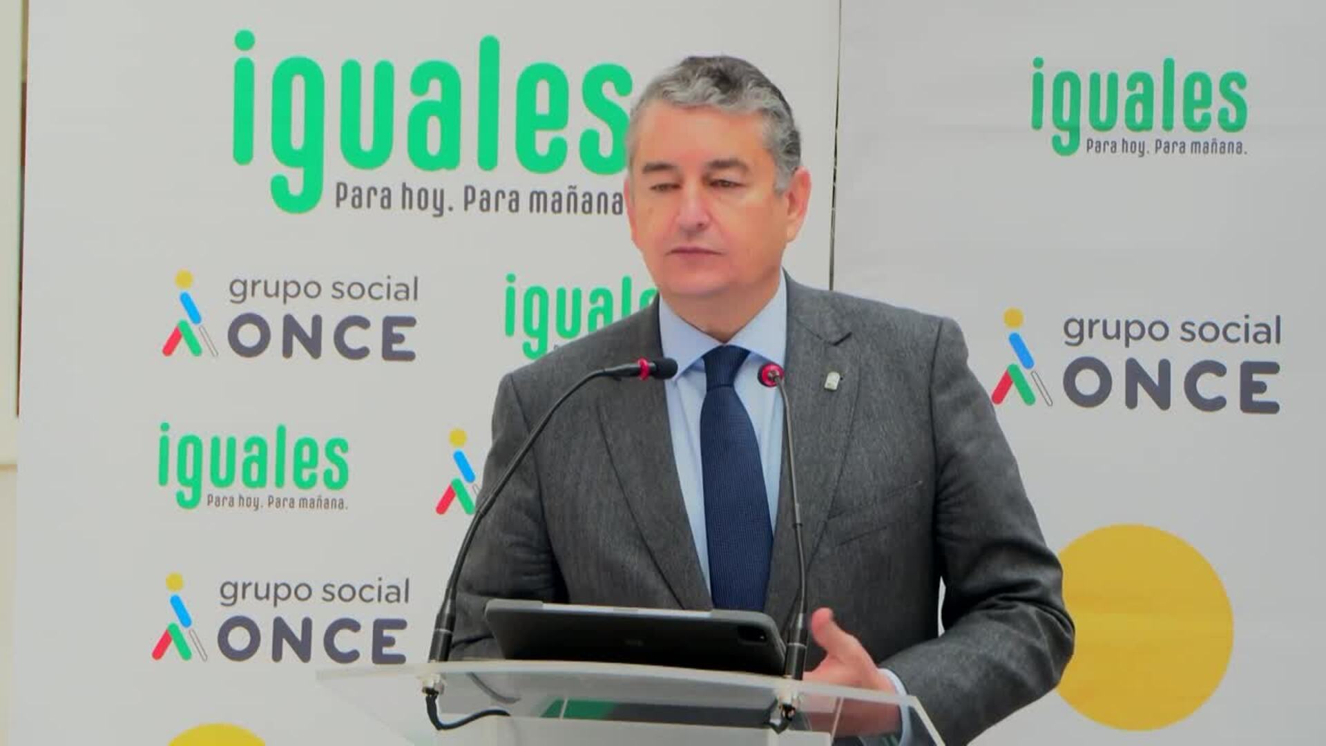 La Junta de Andalucía y la ONCE presentan el cupón conmemorativo del 28F