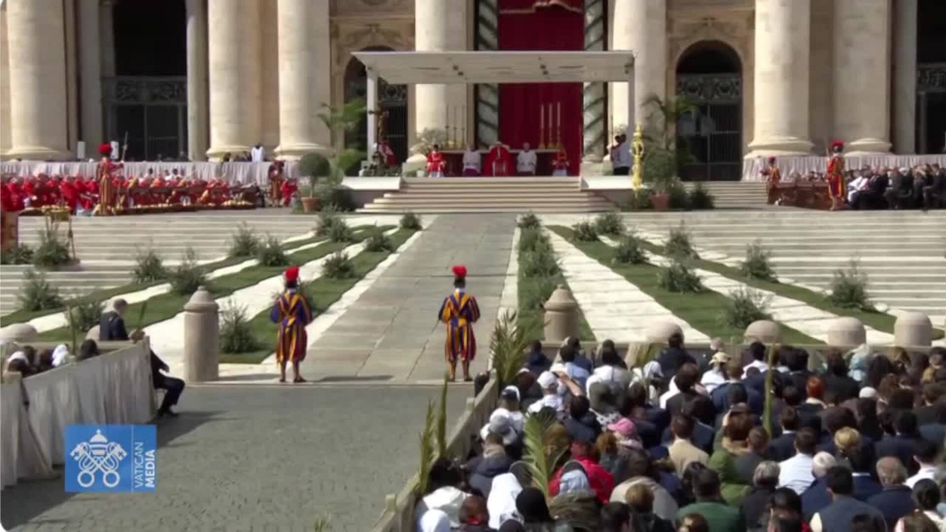 El Papa celebra el Domingo de Ramos sin homilía y prefiere guardar un minuto de silencio
