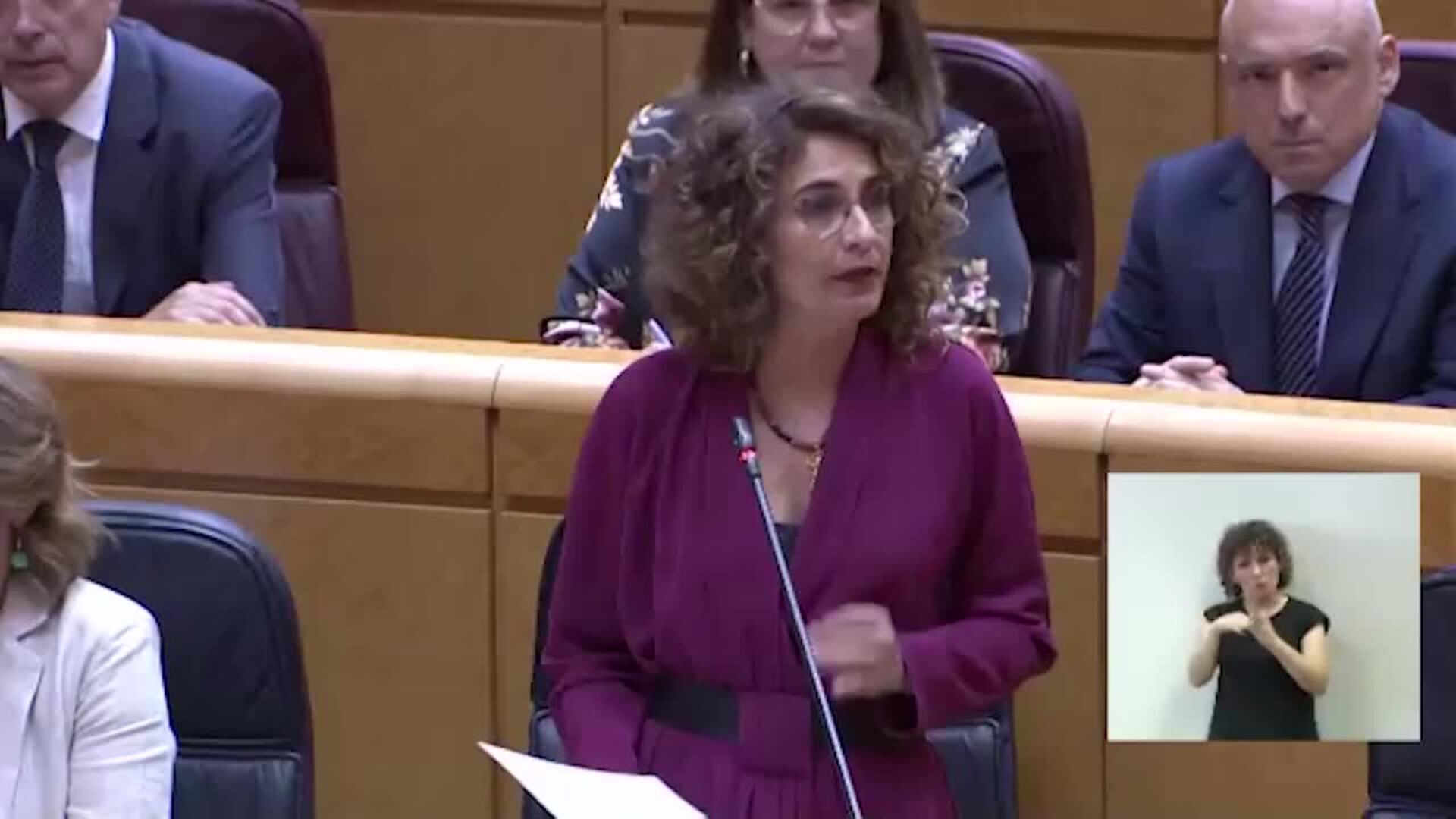 Montero dice que el sueldo de los militares ha subido un 16% desde 2018 ante críticas de Vox