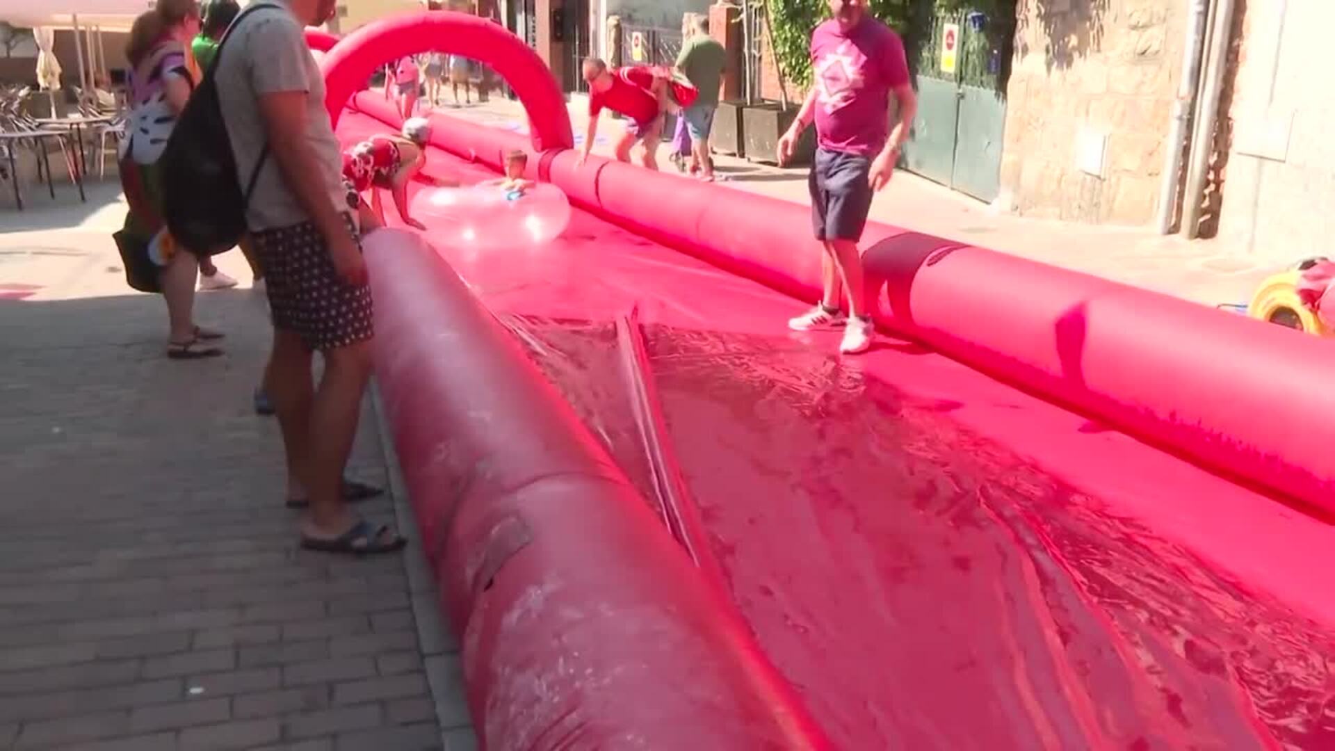 Manzanares el Real celebra sus fiestas con una gincana y actividades acuáticas inclusivas