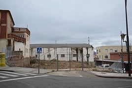 Solar donde se proyecta construir el nuevo consultorio médico de Lardero.