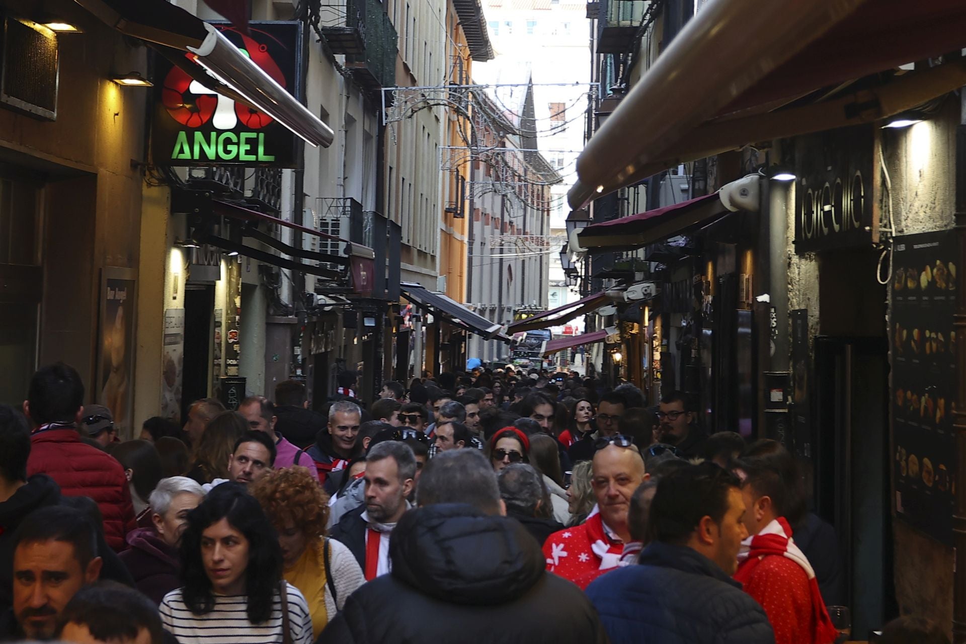 El ambiente en Laurel antes del partido entre UDL y Athletic