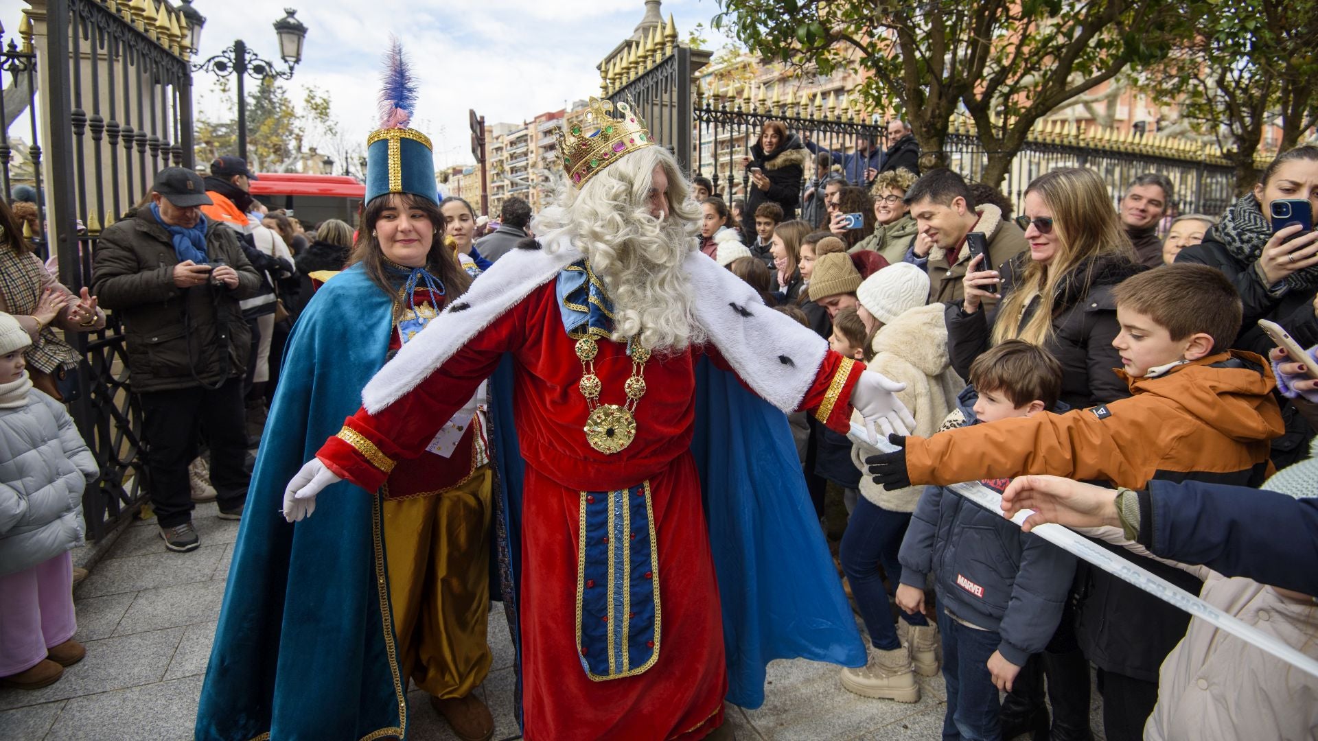 Capellán recibe a los Reyes Magos