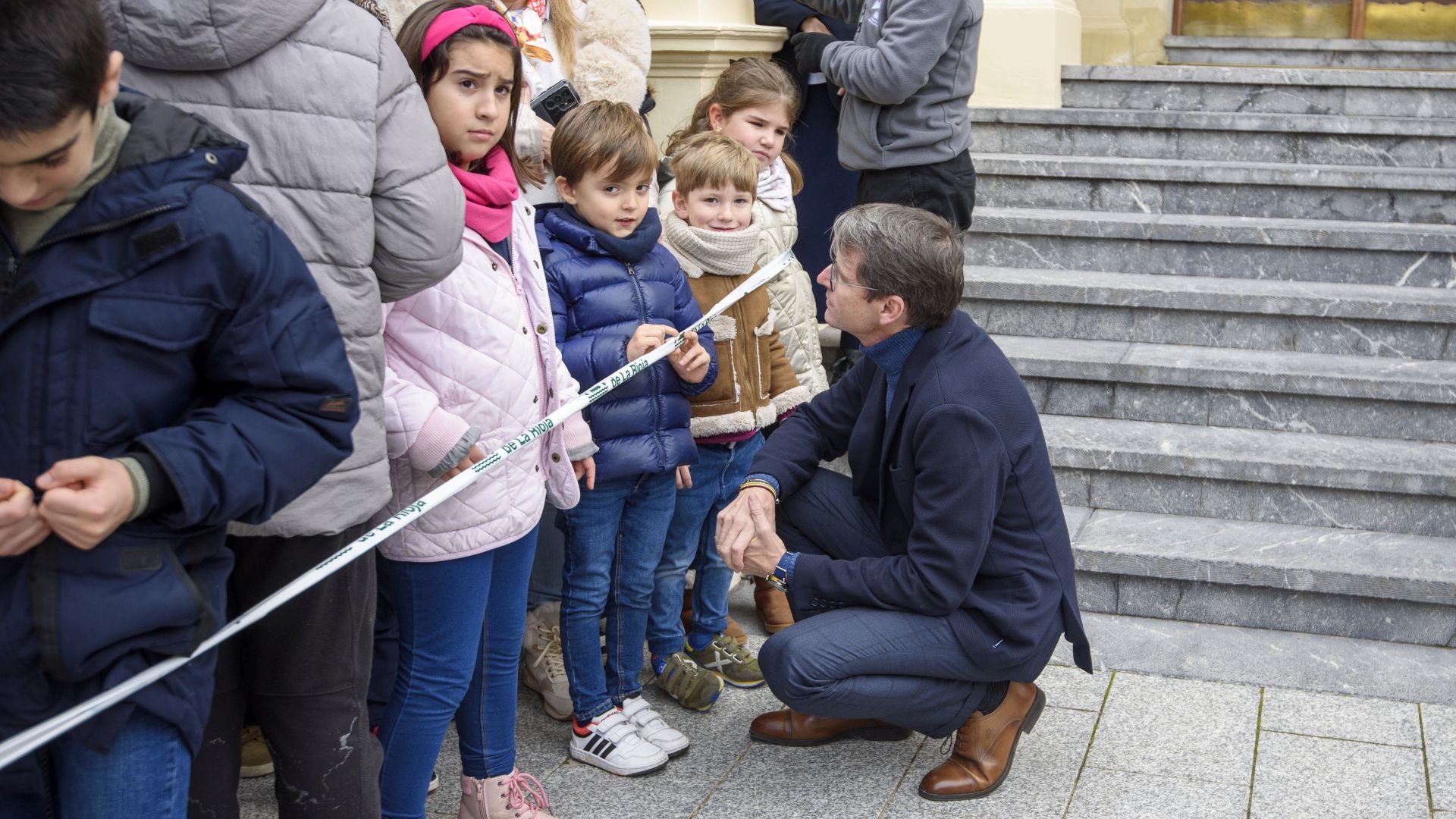 Capellán recibe a los Reyes Magos