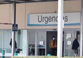 Pacientes en Urgencias del San Pedro, este miércoles.