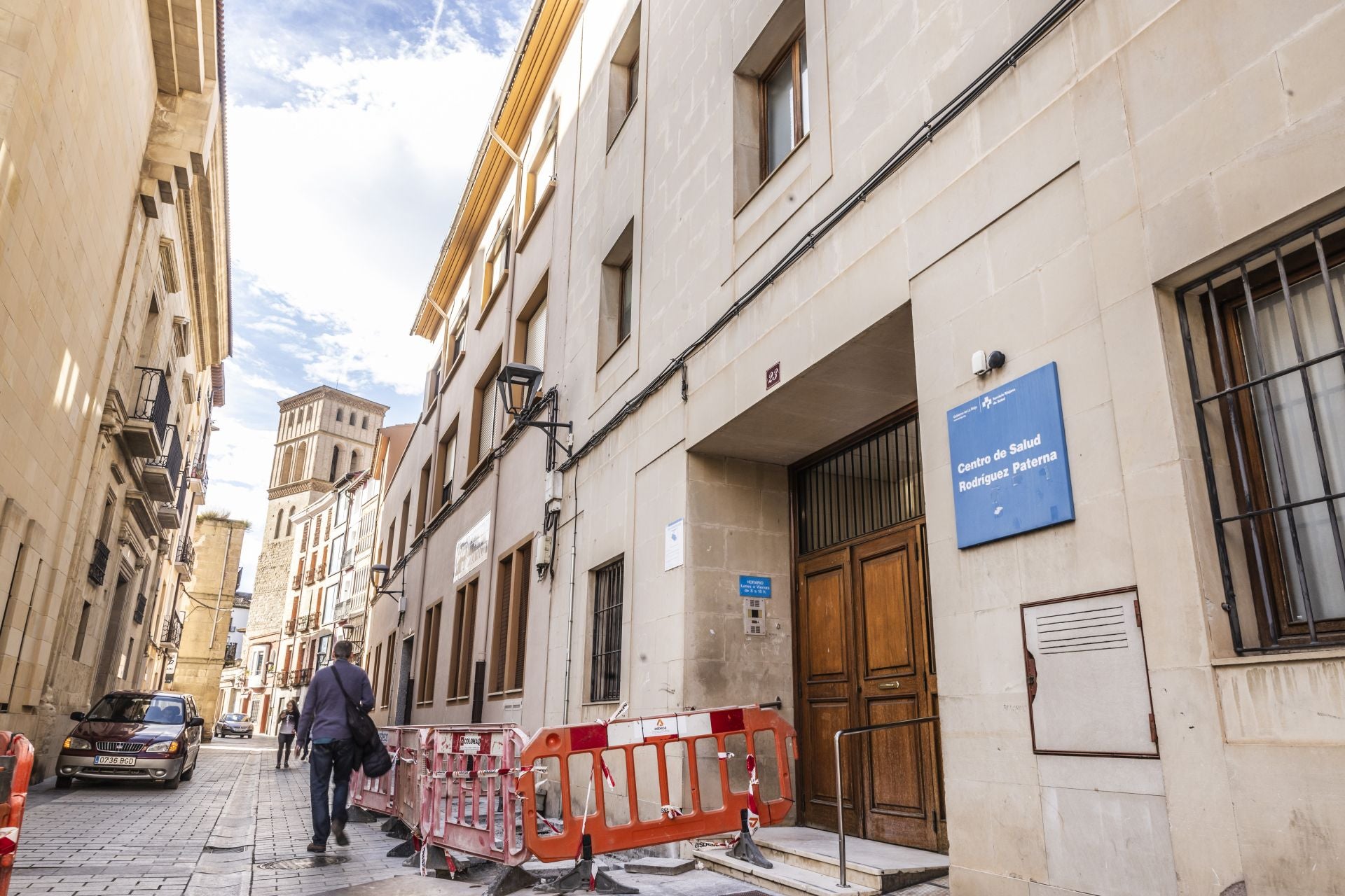 Entrada al actual centro de salud de Rodríguez Paterna.