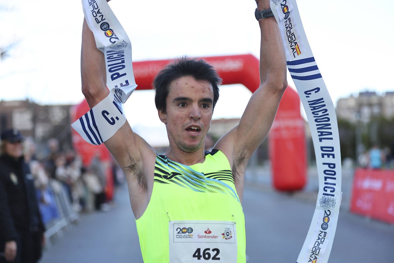 La carrera solidaria de la Policía Nacional en Logroño, en imágenes