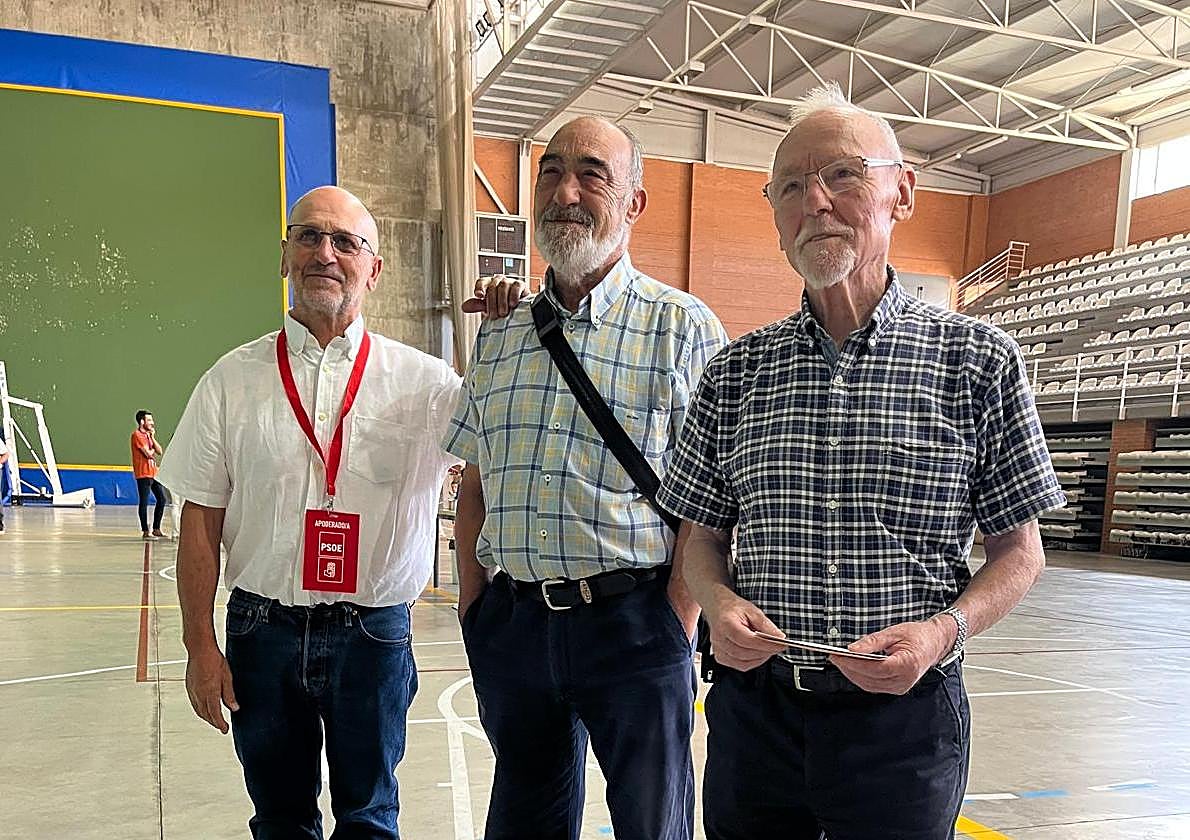 los tres alcaldes del PSOE que ha tenido Alberite: Ignacio Jadraque, Luis Ángel Ausejo y, a la derecha, Antonio Ausejo.