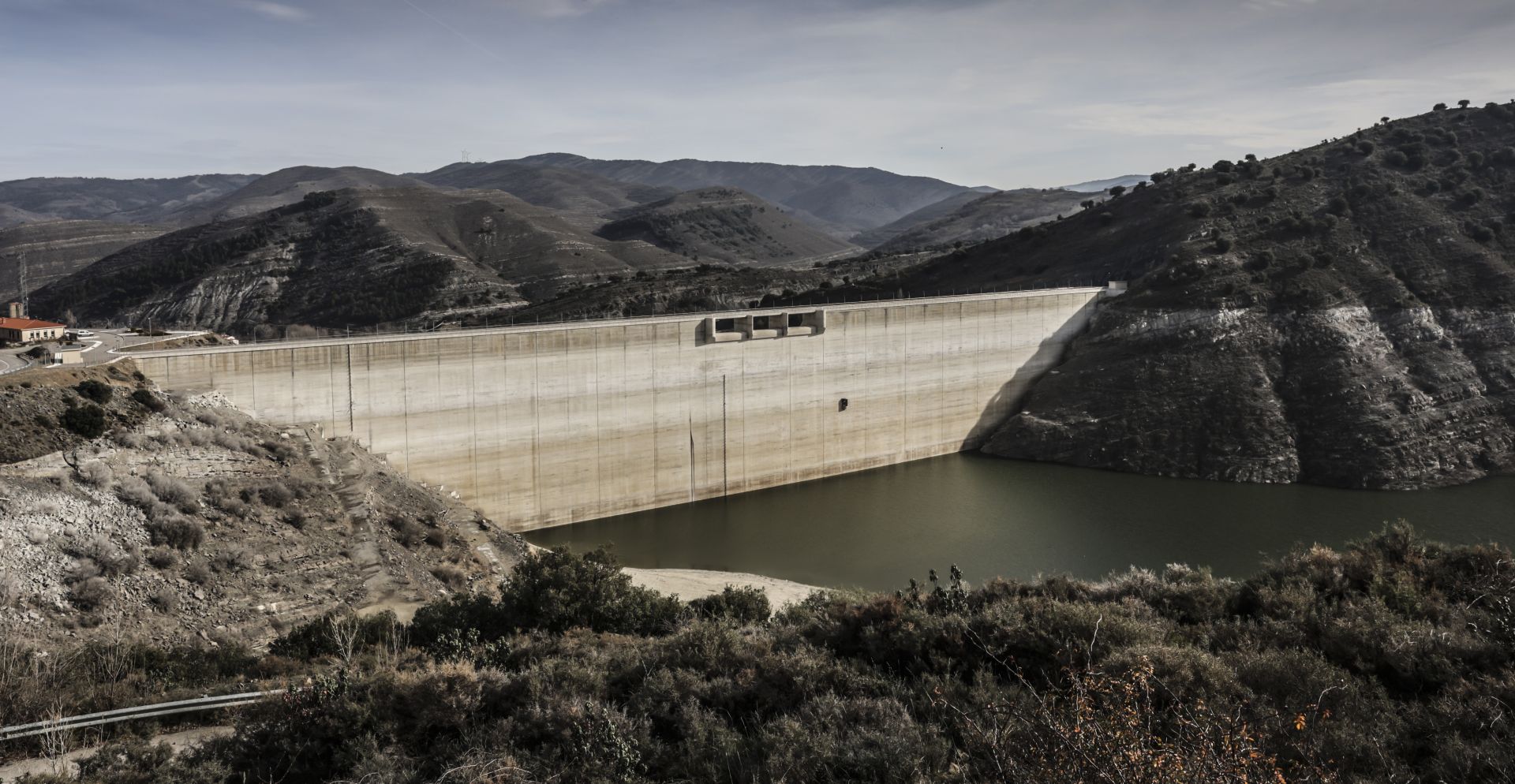 Muro del embalse de Enciso en una imagen de archivo.