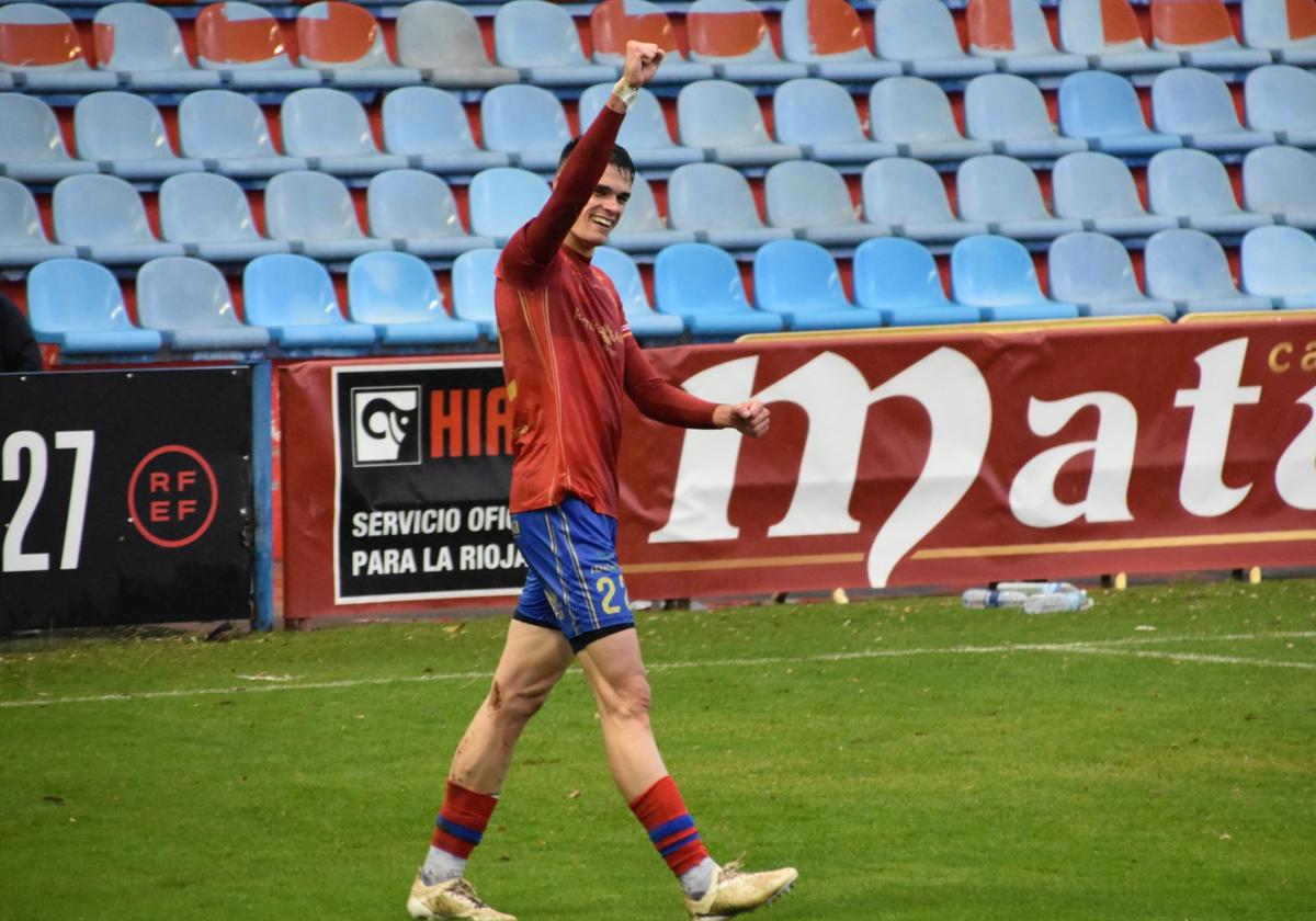 Jorge Martínez-Losa celebra un gol.