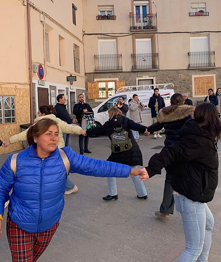 Imagen secundaria 2 - Los cohetes explotan por San Blas