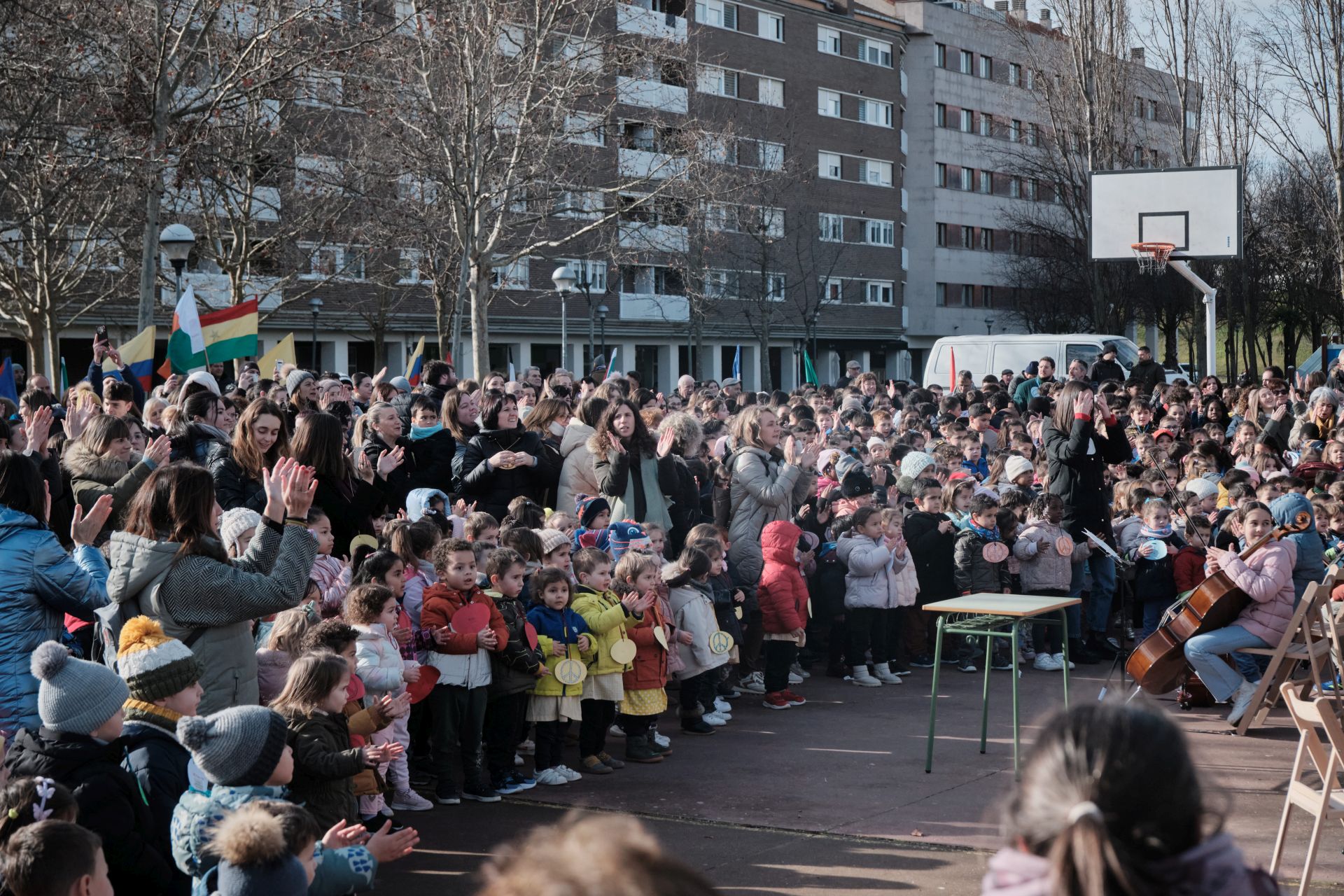 Cinco colegios logroñeses celebran el Día de La Paz en el Parque San Miguel