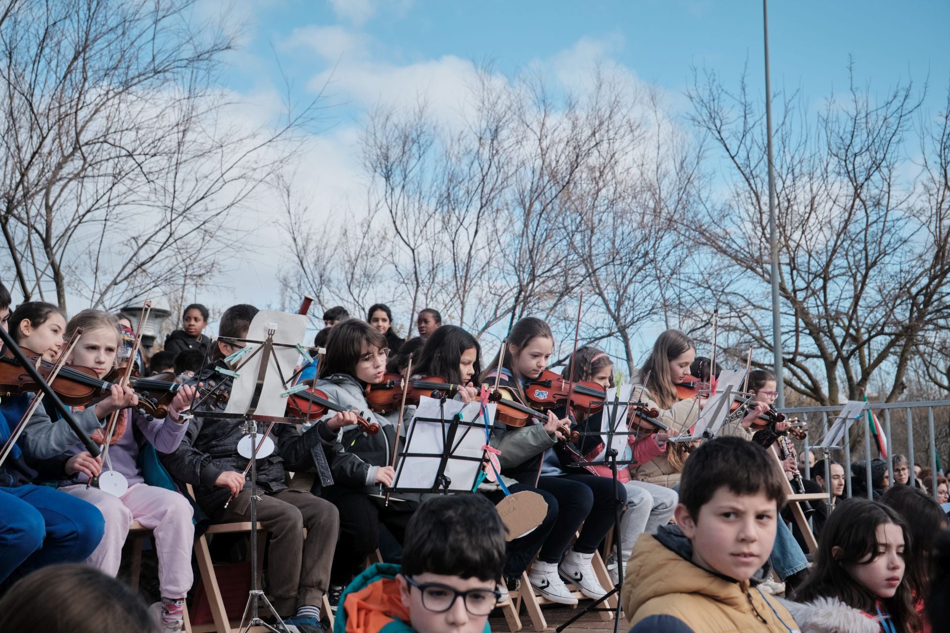 Cinco colegios logroñeses celebran el Día de La Paz en el Parque San Miguel