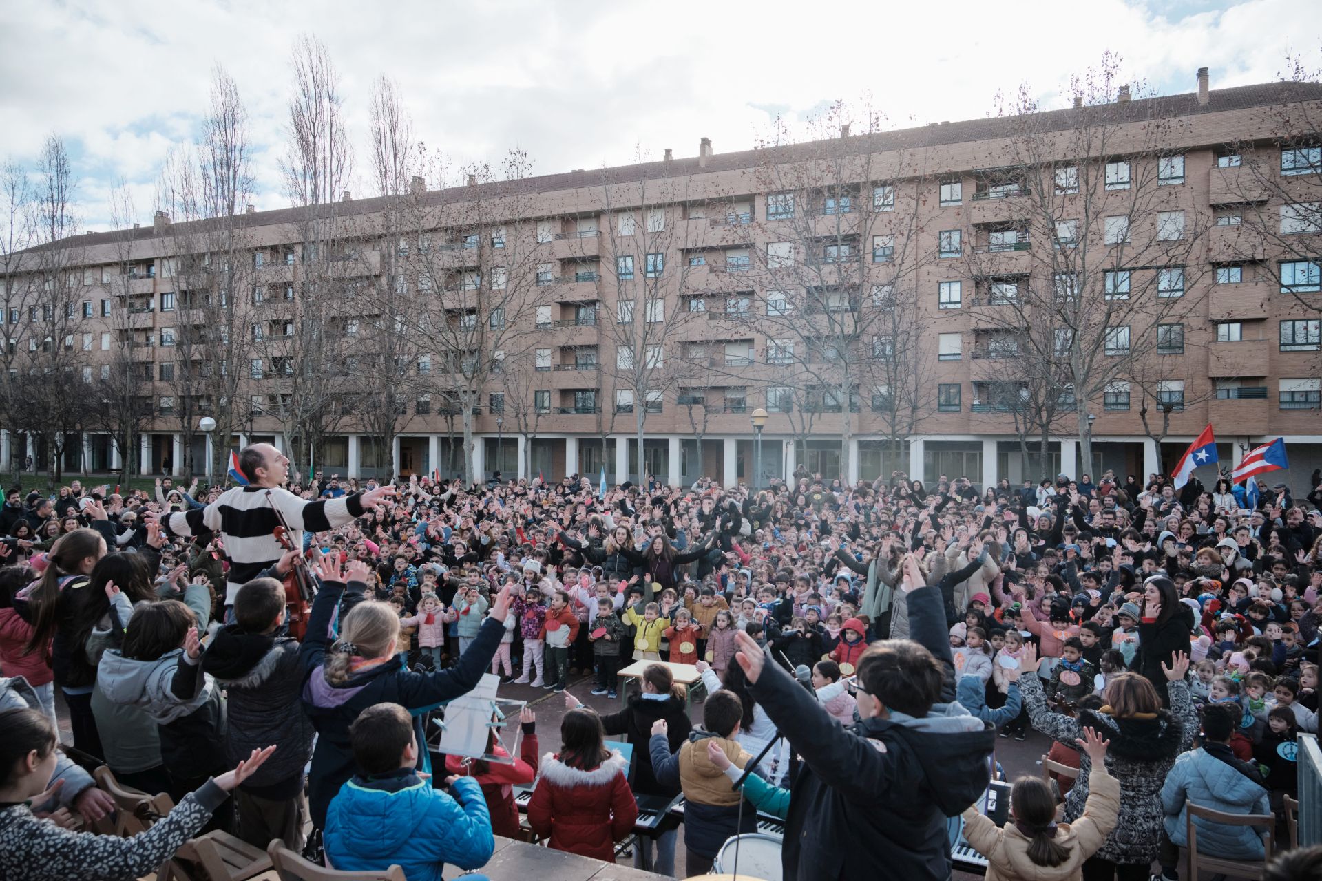 Cinco colegios logroñeses celebran el Día de La Paz en el Parque San Miguel