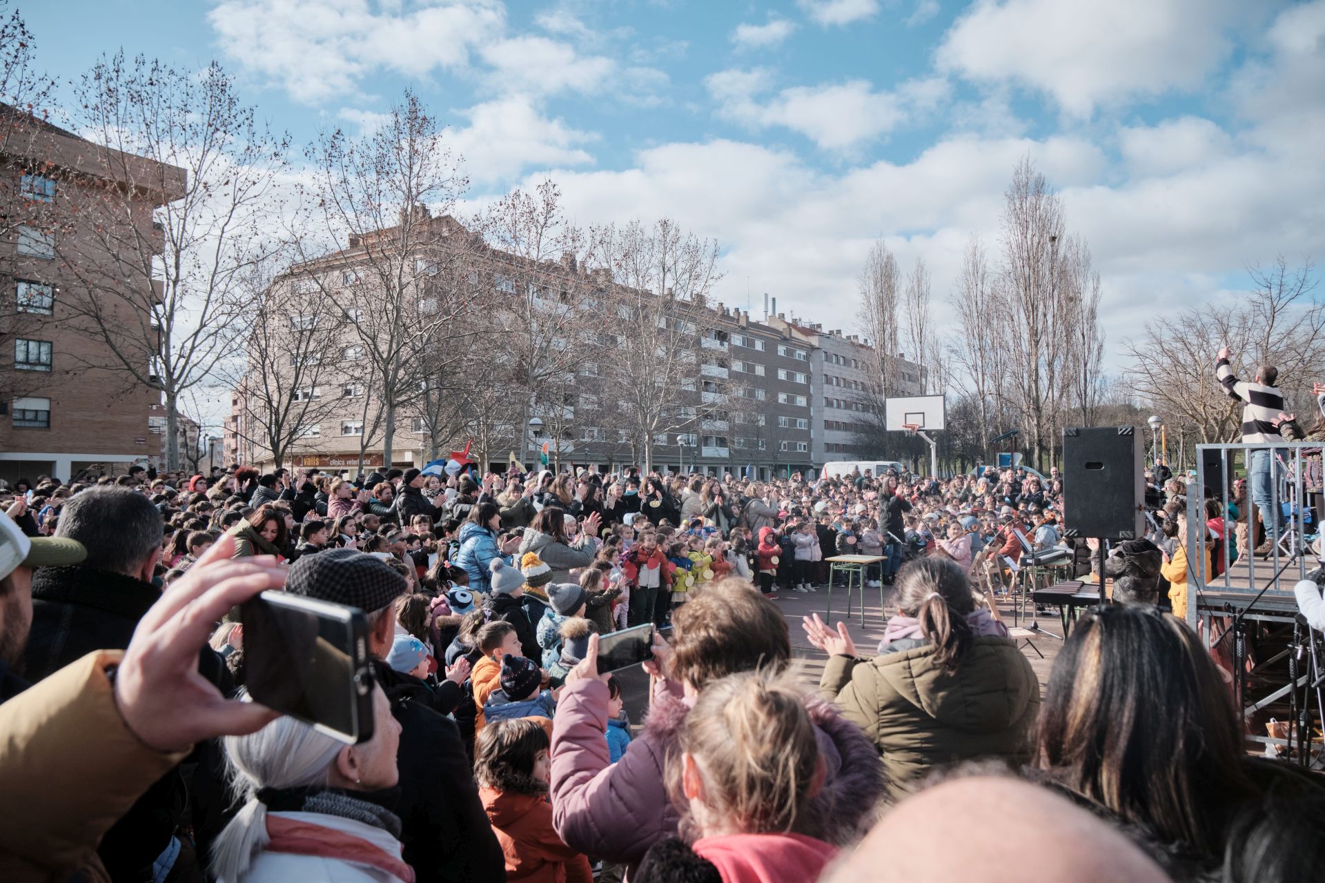 Cinco colegios logroñeses celebran el Día de La Paz en el Parque San Miguel