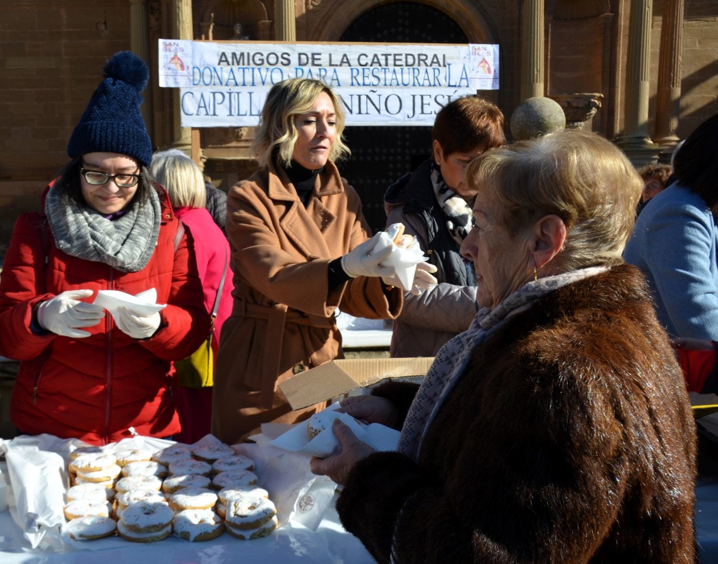 Reparto de los roscos en la catedral